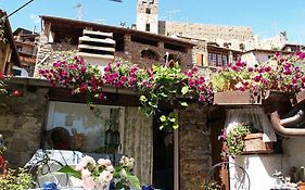 Le Petit Chateau