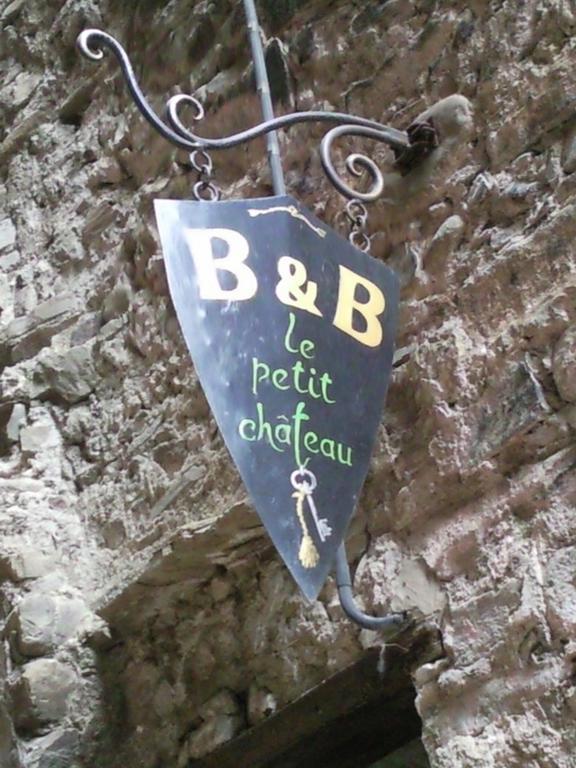 Le Petit Chateau Bed and Breakfast Dolceacqua Esterno foto